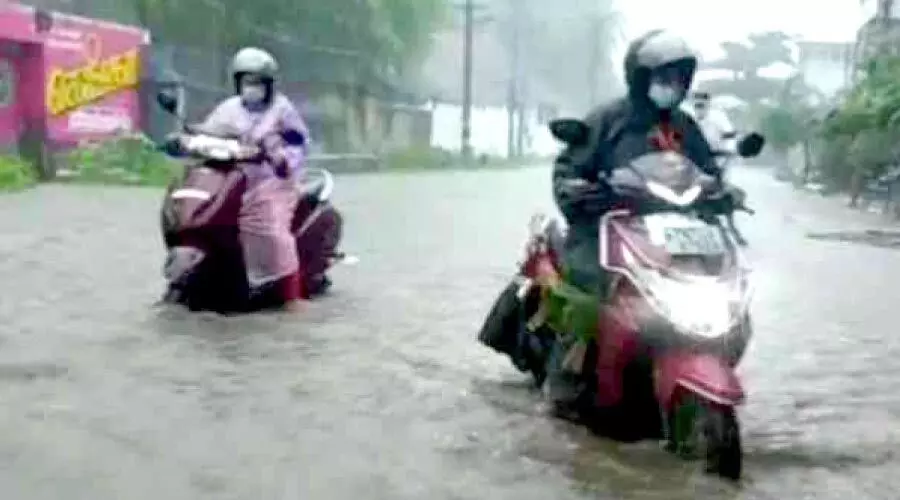 മൂ​ന്ന്​ അ​ണ​െ​ക്ക​ട്ടു​ക​ളും തു​റ​ന്നു; തി​രു​വ​ന​ന്ത​പു​രം ജി​ല്ല​യി​ൽ അ​തി​ശ​ക്ത​മാ​യ മ​ഴ