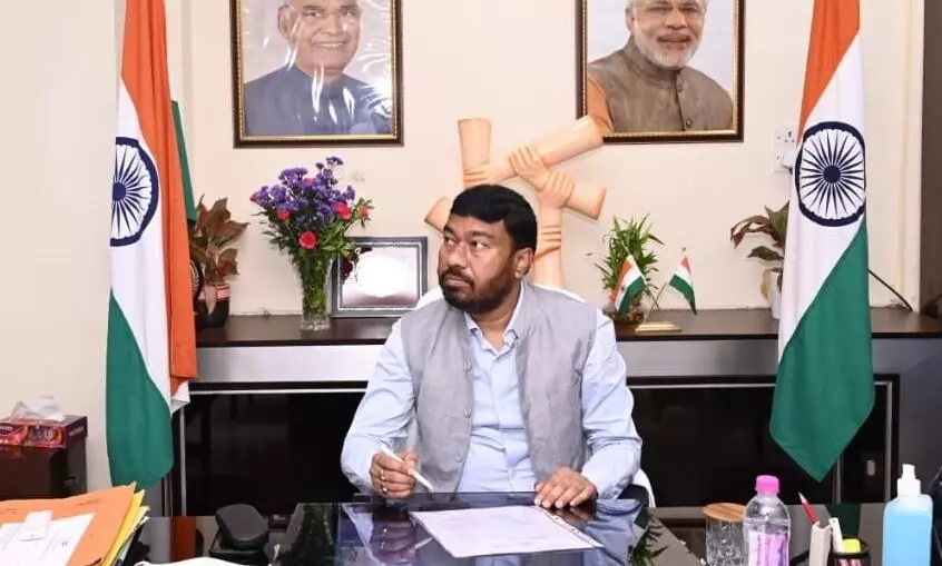 സൗജന്യമായി വാക്സിൻ എടുത്തില്ലേ?; അതിനാണ് ഇന്ധന വില കൂട്ടുന്നത് - കേന്ദ്ര പെട്രോളിയം സഹമന്ത്രി സൗജന്യമായി വാക്സിൻ എടുത്തില്ലേ?; അതിനാണ് ഇന്ധന വില കൂട്ടുന്നത് - കേന്ദ്ര പെട്രോളിയം സഹമന്ത്രി