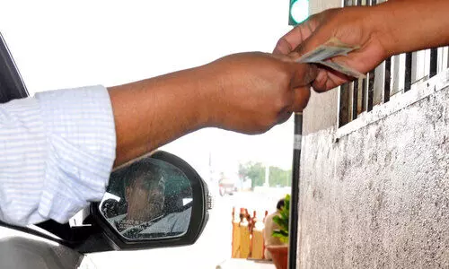 സർക്കാർ ഉത്തരവുകൾ ബാധകമല്ലെന്ന്​ ടോൾ പ്ലാസ ജീവനക്കാർ