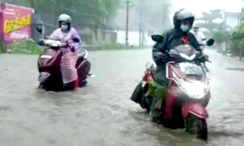 മൂ​ന്ന്​ അ​ണ​െ​ക്ക​ട്ടു​ക​ളും തു​റ​ന്നു; തി​രു​വ​ന​ന്ത​പു​രം ജി​ല്ല​യി​ൽ അ​തി​ശ​ക്ത​മാ​യ മ​ഴ