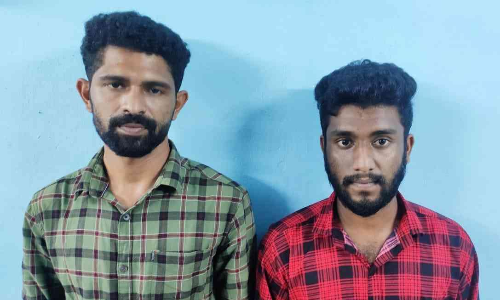 ബൈക്ക് യാത്രക്കാരനെ നടുറോഡിൽ മർദിച്ച സംഭവം: രണ്ടു പേർ അറസ്റ്റിൽ