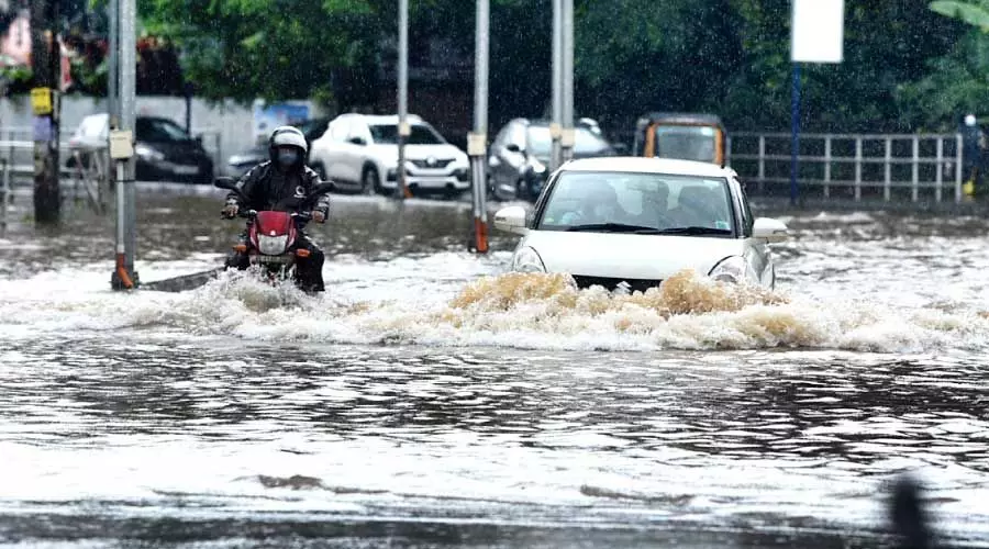 തോരാമഴ: ജാഗ്രത വേണം, ജലാശയങ്ങളില് ഇറങ്ങരുത് തോരാമഴ: ജാഗ്രത വേണം, ജലാശയങ്ങളില് ഇറങ്ങരുത്