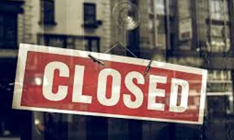 പഴകിയ ഭക്ഷ്യവസ്തുക്കള്‍ പിടികൂടി; രണ്ട് ഹോട്ടലുകൾ അടപ്പിച്ചു