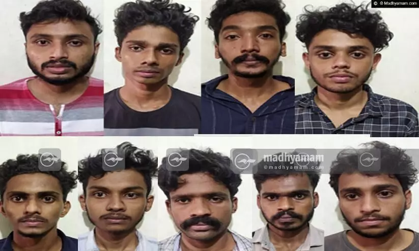 കാമുകിയെ ഫോൺവിളിച്ചയാളെ തേടി കാമുകന്‍റെ കൊലവിളി; യുവാവിനെ ആളുമാറി കുത്തിക്കൊല്ലാൻ ശ്രമം, ഒമ്പതുപേർ അറസ്റ്റിൽ