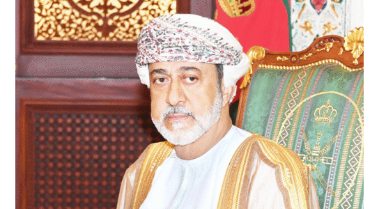 സുൽത്താൻ മന്ത്രിസഭാ യോഗത്തെ അഭിമുഖീകരിച്ചു