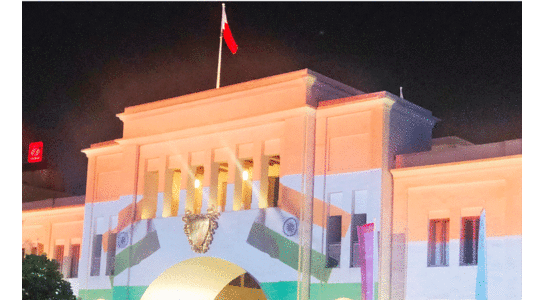 ഇന്ത്യ-ബഹ്റൈൻ ബന്ധത്തിെൻറ അമ്പതാണ്ട്: ആഘോഷങ്ങൾക്ക് വർണാഭമായ തുടക്കം ഇന്ത്യ-ബഹ്റൈൻ ബന്ധത്തിെൻറ അമ്പതാണ്ട്: ആഘോഷങ്ങൾക്ക് വർണാഭമായ തുടക്കം