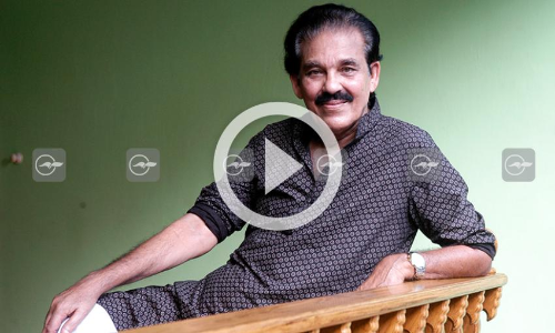 വാക്കുകൾക്ക് വിലങ്ങുവീഴുന്ന നേട്ടമാണിത് ...എന്റെ സ്വന്തം മലയാളം വേദിയിൽ വി.എം കുട്ടി