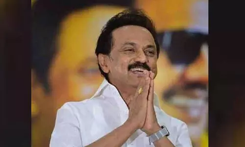 കേരളത്തിന് സഹായം പ്രഖ്യാപിച്ച് സ്റ്റാലിൻ; ഡി.എം.കെ ട്രസ്റ്റ് വക ഒരു കോടി രൂപ നൽകും കേരളത്തിന് സഹായം പ്രഖ്യാപിച്ച് സ്റ്റാലിൻ; ഡി.എം.കെ ട്രസ്റ്റ് വക ഒരു കോടി രൂപ നൽകും