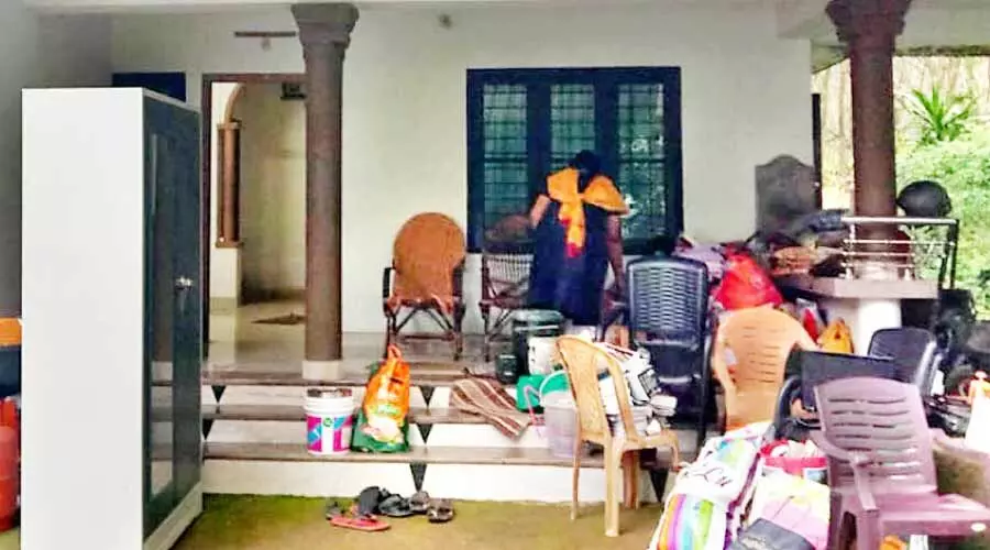 സി.പി.എം സമരം മൂലം ഫാക്ടറി പൂട്ടിയെന്ന്; വായ്പ തിരിച്ചടവ് മുടങ്ങിയ സംരംഭകയുടെ വീടും സ്ഥലവും ജപ്തി ചെയ്തു സി.പി.എം സമരം മൂലം ഫാക്ടറി പൂട്ടിയെന്ന്; വായ്പ തിരിച്ചടവ് മുടങ്ങിയ സംരംഭകയുടെ വീടും സ്ഥലവും ജപ്തി ചെയ്തു