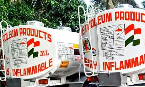 കായംകുളത്ത്​ ഉപയോഗിക്കാത്ത​ ഇന്ധനം റോഡ്​മാർഗം ഗുജറാത്തിലേക്ക്