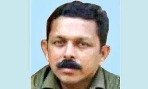 ലാ​ബ് അ​സി​സ്​​റ്റ​ൻ​റ് കോ​ള​ജി​ൽ തൂ​ങ്ങി​മ​രി​ച്ച​നി​ല​യി​ൽ