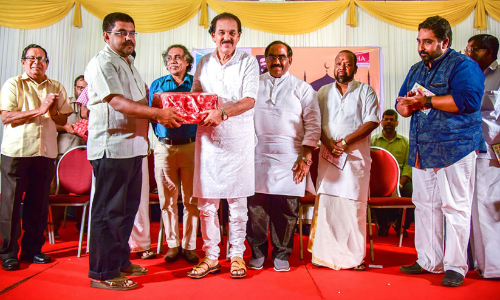 ഖത്തറിൻെറയും നല്ല പാട്ടുകാരൻ