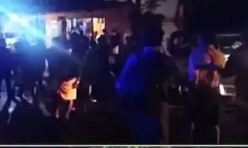 കൊല്ലത്ത് എസ്.എഫ്.ഐ പ്രവർത്തകരും ബി.ജെ.പി പ്രവർത്തകരും ഏറ്റുമുട്ടി; നാല് പേർക്ക് വെട്ടേറ്റു