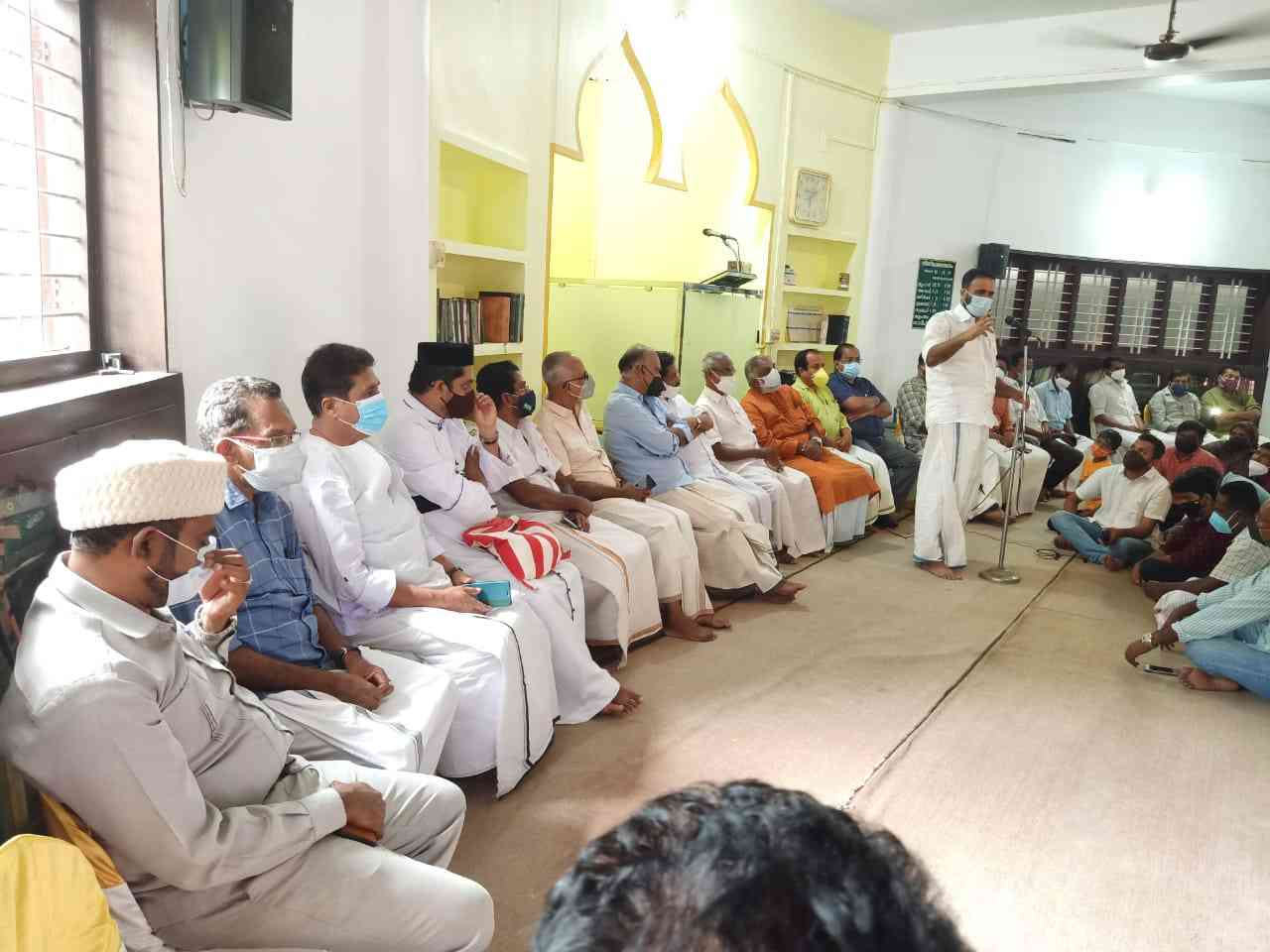 സൗഹൃദത്തിൻെറ ഇഴയടുപ്പം തീർത്ത് സൗഹൃദ ജുമുഅ സൗഹൃദത്തിൻെറ ഇഴയടുപ്പം തീർത്ത് സൗഹൃദ ജുമുഅ