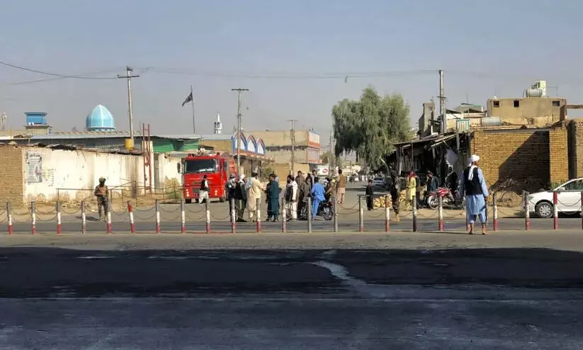 വെള്ളിയാഴ്ച പ്രാർത്ഥനക്കിടെ അഫ്ഗാനിലെ ശിയ പള്ളിയിൽ സ്ഫോടനം; 32 പേർ കൊല്ലപ്പെട്ടു വെള്ളിയാഴ്ച പ്രാർത്ഥനക്കിടെ അഫ്ഗാനിലെ ശിയ പള്ളിയിൽ സ്ഫോടനം; 32 പേർ കൊല്ലപ്പെട്ടു