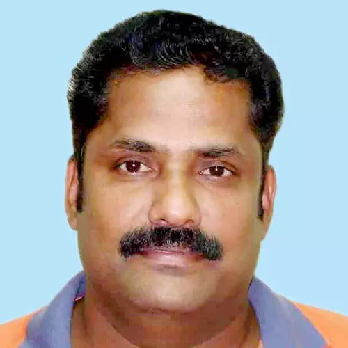 കോ​വി​ഡ് ബാ​ധി​ച്ച്  മ​രി​ച്ചു