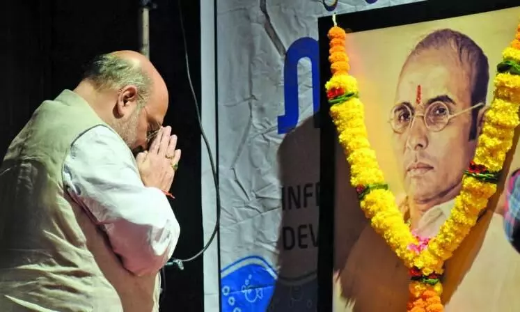 സവർക്കറെപ്പോലൊരു ധീരനെ വിമർ​ശിക്കാൻ നാണമില്ലേ? -അമിത്​ ഷാ