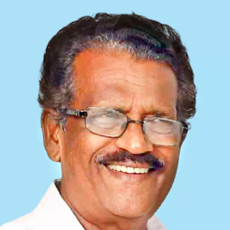 ക​രു​ണാ​ക​ര​ന്‍ നാ​യ​ര്‍