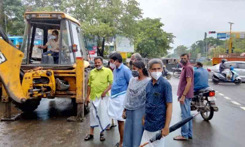 അരൂർ ക്ഷേത്രം ബസ് സ്റ്റോപ്പിലെ വെള്ളക്കെട്ടിന് പരിഹാരമായി