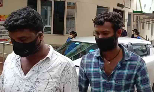 പെട്രോൾ പമ്പിൽ ഇന്ധനം നിറക്കാൻ വന്നവർ തമ്മിൽ തർക്കം; ഒരാൾക്ക് വെട്ടേറ്റു പെട്രോൾ പമ്പിൽ ഇന്ധനം നിറക്കാൻ വന്നവർ തമ്മിൽ തർക്കം; ഒരാൾക്ക് വെട്ടേറ്റു