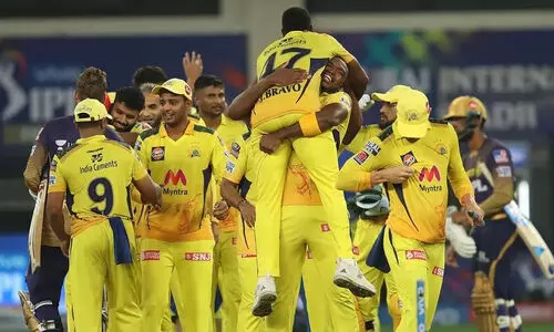 മഞ്ഞക്കടലായ്​ ദുബൈ; ചെന്നൈക്ക് നാലാംകിരീടം​