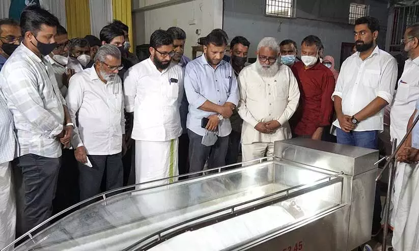 ഒഴുകിയെത്തിയത് കേരളത്തിെൻറ പരിച്ഛേദം ഒഴുകിയെത്തിയത് കേരളത്തിെൻറ പരിച്ഛേദം