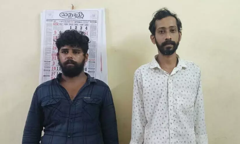 ബൈക്കിലെത്തി 75 കാരിയുടെ രണ്ടര പവൻ മാല കവർന്ന രണ്ടുപേർ അറസ്റ്റിൽ
