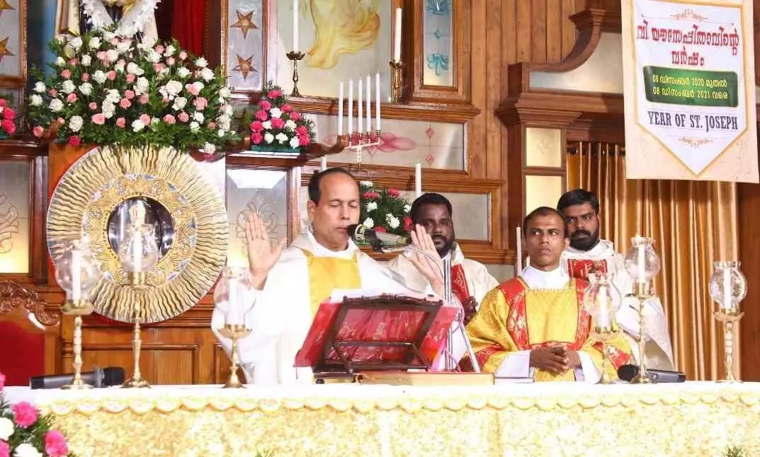 മാഹിപ്പള്ളി തിരുനാൾ 13-ാമത് നാളിലേക്ക് മാഹിപ്പള്ളി തിരുനാൾ 13-ാമത് നാളിലേക്ക്