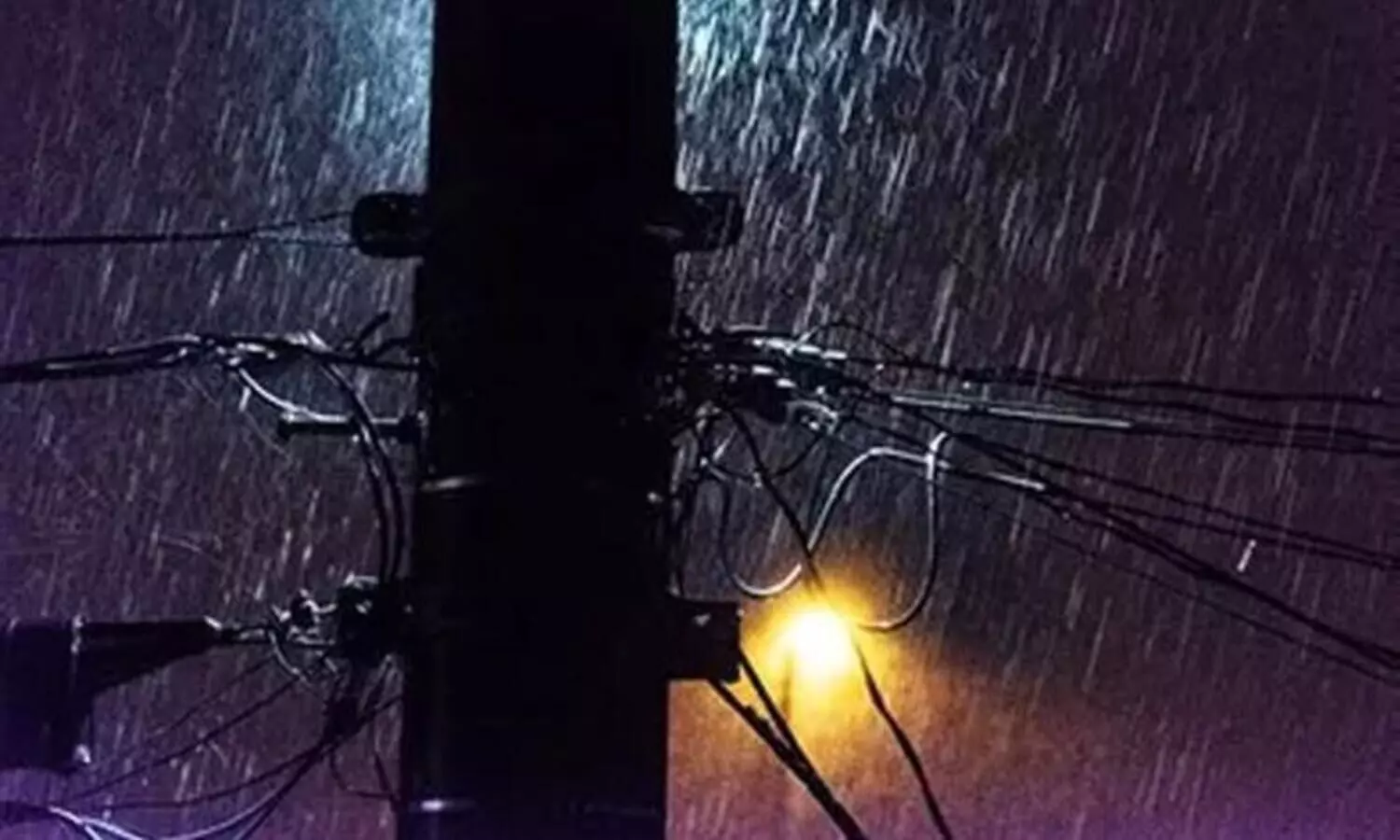 അതിതീവ്ര മഴയിൽ വൈദ്യുത മേഖലക്ക് കനത്ത നാശം; ഏറ്റവും കൂടുതൽ നഷ്​ടം കോട്ടയം ജില്ലയിൽ