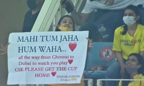 DHONI FAN GIRL