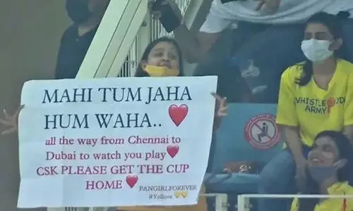 DHONI FAN GIRL
