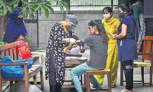 കോവിഡ്​: ഇന്ത്യക്ക്​ ആശ്വാസം; ചികിത്സയിലുള്ളവരുടെ എണ്ണം കുറയുന്നു