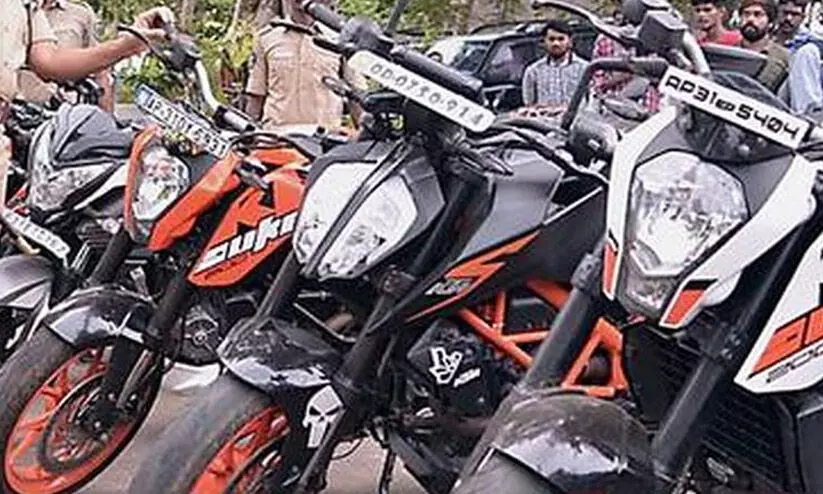 സ്കൂൾ വിദ്യാർഥികളുടെ കൂട്ടത്തല്ല്: ബൈക്കുകൾ കസ്​റ്റഡിയിലെടുത്തു