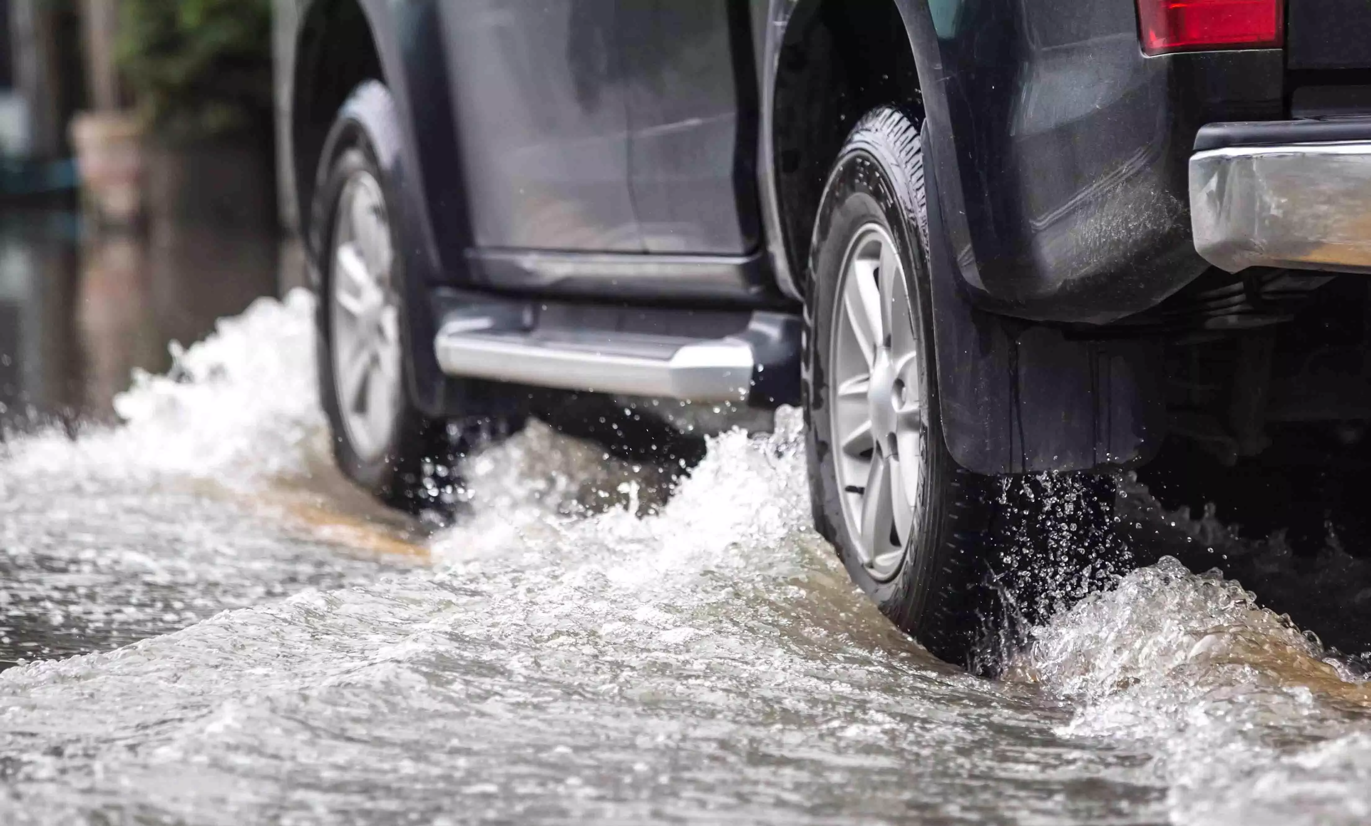 Hydroplaning What It Is & What To Do If Your Car Hyrdroplanes