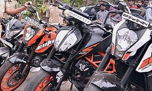 സ്കൂൾ വിദ്യാർഥികളുടെ കൂട്ടത്തല്ല്: ബൈക്കുകൾ കസ്​റ്റഡിയിലെടുത്തു