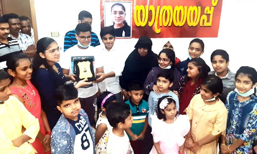 ദി​യ മ​റി​യ ആ​ൻ​റ​ണി​ക്ക് യാ​ത്ര​യ​യ​പ്പ്