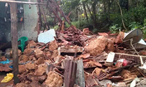 heavy rain, house collapsed