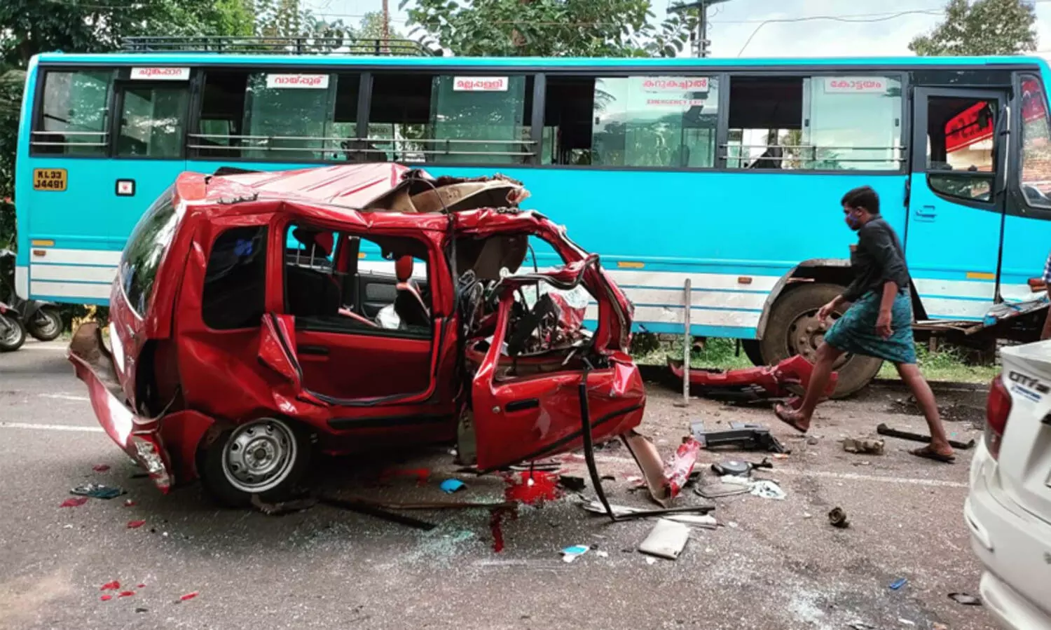 karukachal car bus accident