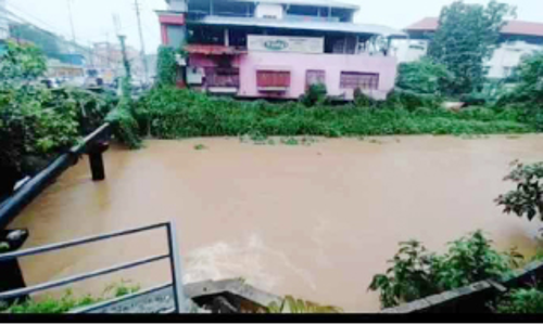 കൊല്ലത്ത് മ​ഴ​ക്ക്​ നേ​രി​യ ശ​മ​നം;  തീ​രാ​തെ ദു​രി​തം