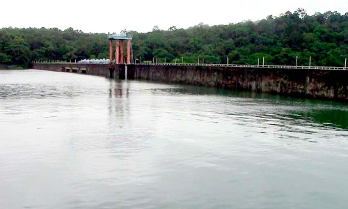 തെന്മല ഡാമിലെ ജലനിരപ്പ് അപകടനിലയിലേക്ക്;  ഷട്ടറുകൾ പരമാവധി ഉയർത്തിയേക്കും