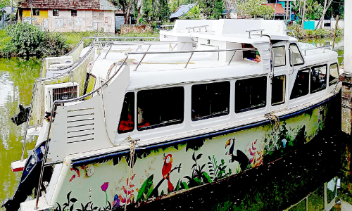 മുസ്​രിസ് പൈതൃക പ്രദേശങ്ങളിൽ സൗരോർജ ബോട്ടുകൾ അടുത്ത ആഴ്ച മുതൽ