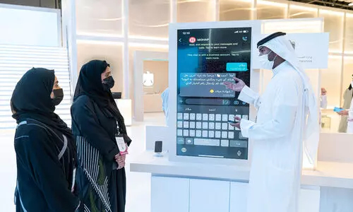 വാട്​സ്​ആപിലൂടെ ഇനി ജനന സർട്ടിഫിക്കറ്റും കാർ പാർക്കിങ്​ പേ​മെൻറും