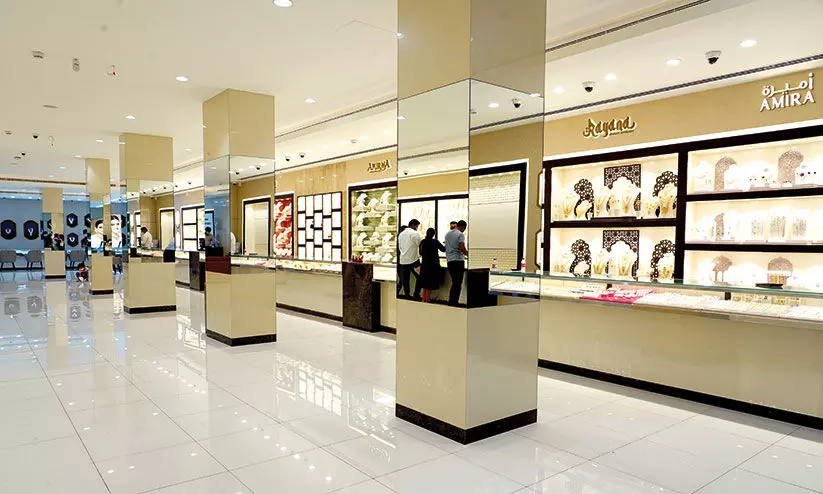 ബർദുബൈ ജോയ് ആലുക്കാസ് നവീകരണം പൂർത്തിയായി ബർദുബൈ ജോയ് ആലുക്കാസ് നവീകരണം പൂർത്തിയായി