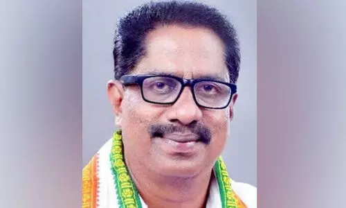 തൃശൂർ ഡി.സി.സി സെക്രട്ടറി എൻ.എസ്​ സരസൻ വീടിനകത്ത്​ മരിച്ച നിലയിൽ