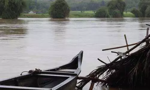 കബനിയിലെ തോണി സർവിസ്​ പുനരാരംഭിച്ചില്ല;  കേരളത്തിൽ എത്താനാവാതെ കർണാടക വിദ്യാർഥികൾ