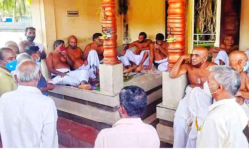 നിലമംഗലത്തെ സുപ്രീം കോടതിയിൽ വീണ്ടും തിരക്ക്​