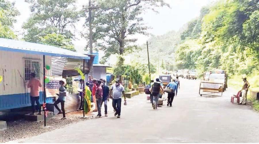 കനിയാതെ കർണാടക; കേരള -കുടക് പൊതുഗതാഗത നിരോധനം ഒക്ടോബർ 30 വരെ നീട്ടി കനിയാതെ കർണാടക; കേരള -കുടക് പൊതുഗതാഗത നിരോധനം ഒക്ടോബർ 30 വരെ നീട്ടി