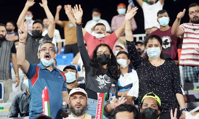 ഒമാൻ-ബംഗ്ലാദേശ് മത്സരം: നിറഞ്ഞുകവിഞ്ഞ് അമീറാത്ത് സ്റ്റേഡിയം ഒമാൻ-ബംഗ്ലാദേശ് മത്സരം: നിറഞ്ഞുകവിഞ്ഞ് അമീറാത്ത് സ്റ്റേഡിയം