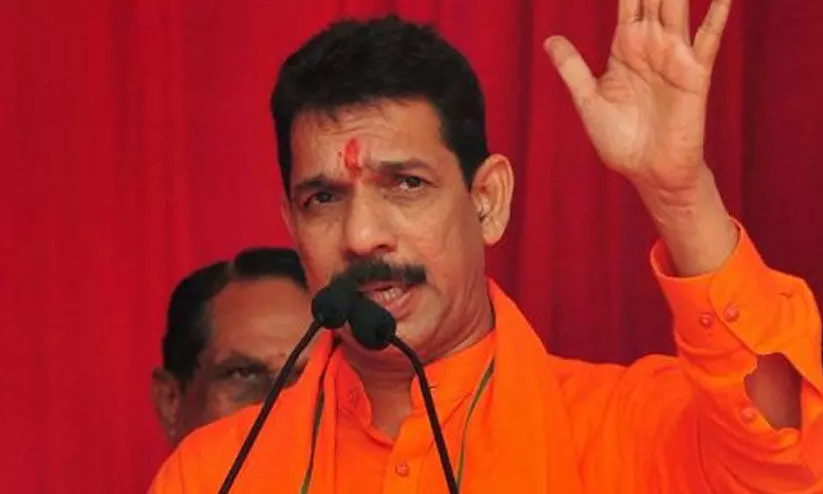 രാഹുൽ ഗാന്ധി മയക്കുമരുന്ന് കച്ചവടക്കാരനാണെന്ന് കർണാടക ബി.ജെ.പി അധ്യക്ഷൻ; പ്രതിഷേധവുമായി കോൺഗ്രസ് രാഹുൽ ഗാന്ധി മയക്കുമരുന്ന് കച്ചവടക്കാരനാണെന്ന് കർണാടക ബി.ജെ.പി അധ്യക്ഷൻ; പ്രതിഷേധവുമായി കോൺഗ്രസ്