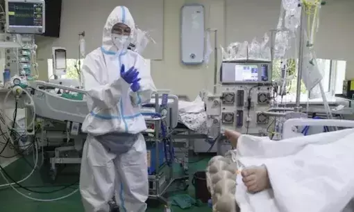 കോവിഡിനെ തടയാൻ ഒരാഴ്ച ശമ്പളത്തോടെയുള്ള അവധി നൽകി റഷ്യ കോവിഡിനെ തടയാൻ ഒരാഴ്ച ശമ്പളത്തോടെയുള്ള അവധി നൽകി റഷ്യ